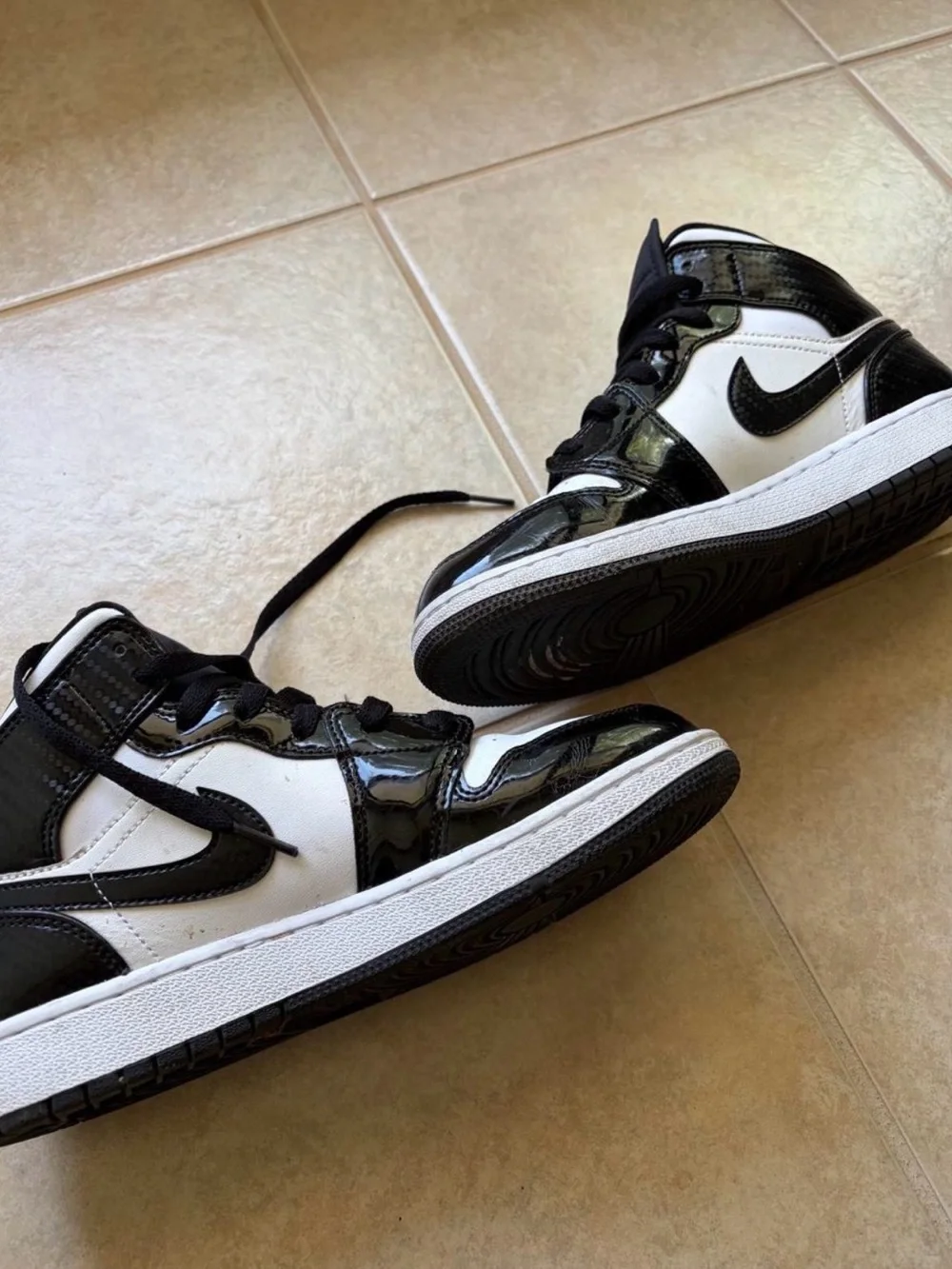 Jordan 1 Mid Carbon Fiber 2021’s. Womens Size 8; Boys Size 6.5Y